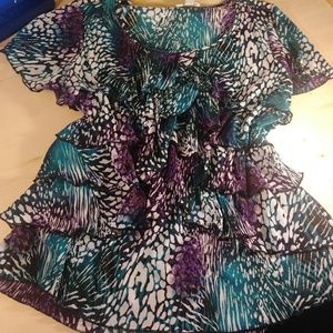 Short sleeve ribbed ruffle frount blouse